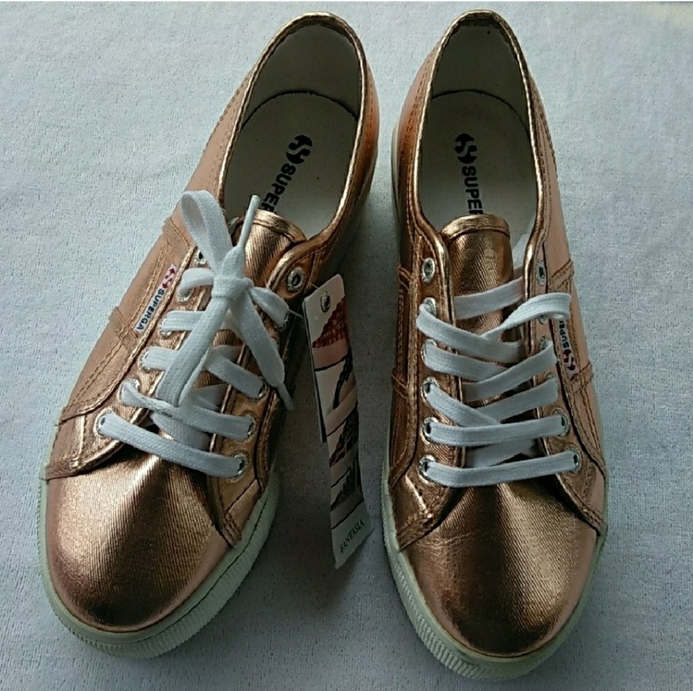 ♥️ Superga Platform Sneaker